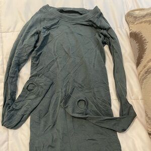 Lululemon long sleeve shirt.